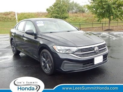 Used 2024 Volkswagen Jetta SE w/ Panoramic Sunroof Package