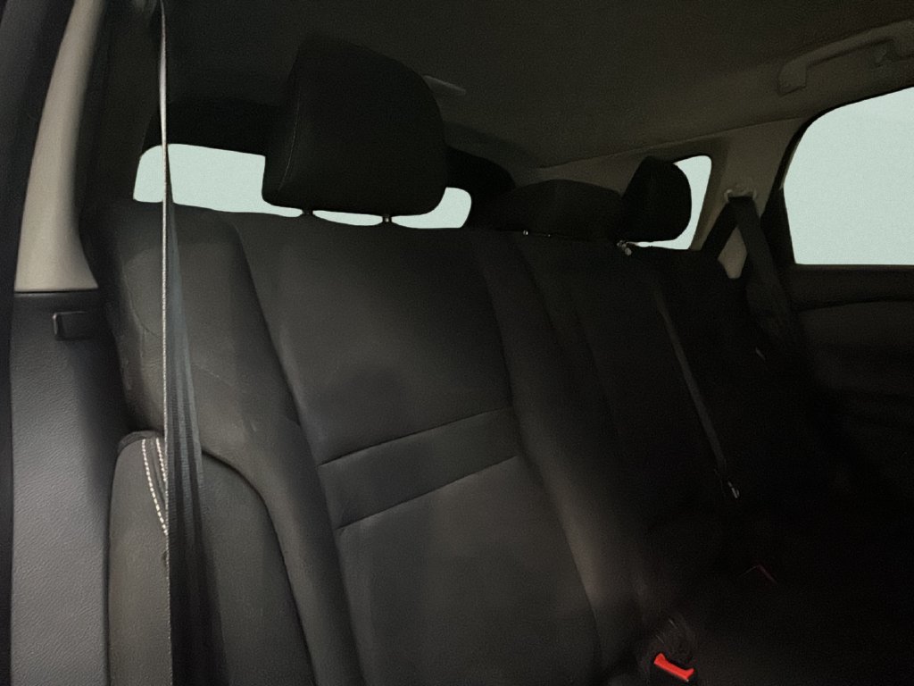 Used 2024 Nissan Rogue S AWD/4WD image 18