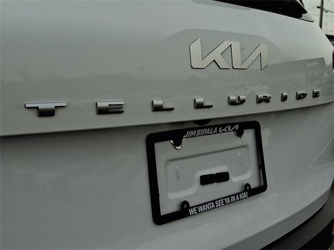 Certified 2022 Kia Telluride S image 33
