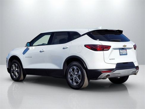 Used 2023 Chevrolet Blazer LT image 1