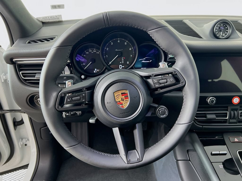 Certified 2026 Porsche Macan AWD/4WD image 12
