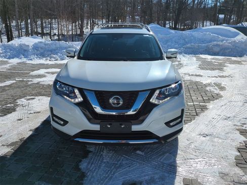 Used 2020 Nissan Rogue SV w/ Sun & Sound Touring Package image 8