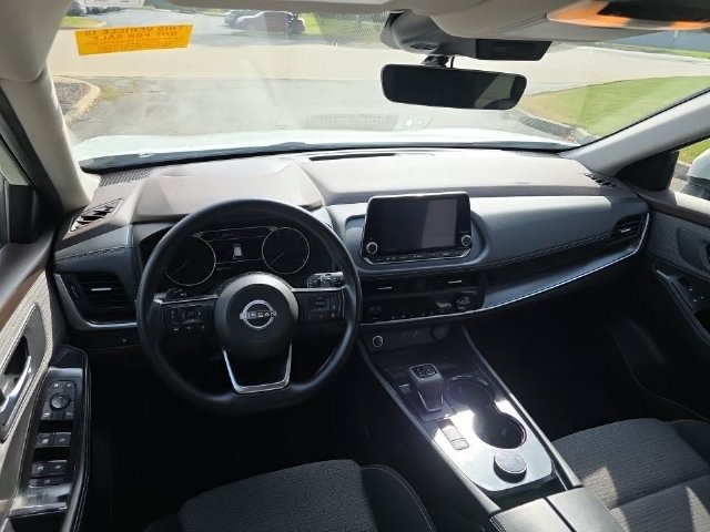 Certified 2023 Nissan Rogue SV AWD/4WD image 4