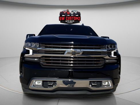Used 2021 Chevrolet Silverado 1500 High Country w/ Technology Package AWD/4WD image 2