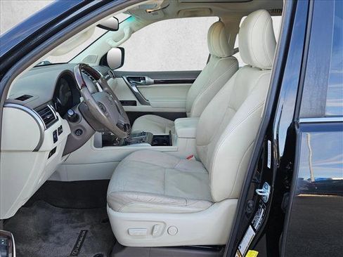 Used 2017 Lexus GX 460 Premium image 18