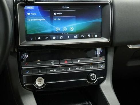 Used 2020 Jaguar F-PACE Premium AWD/4WD image 13