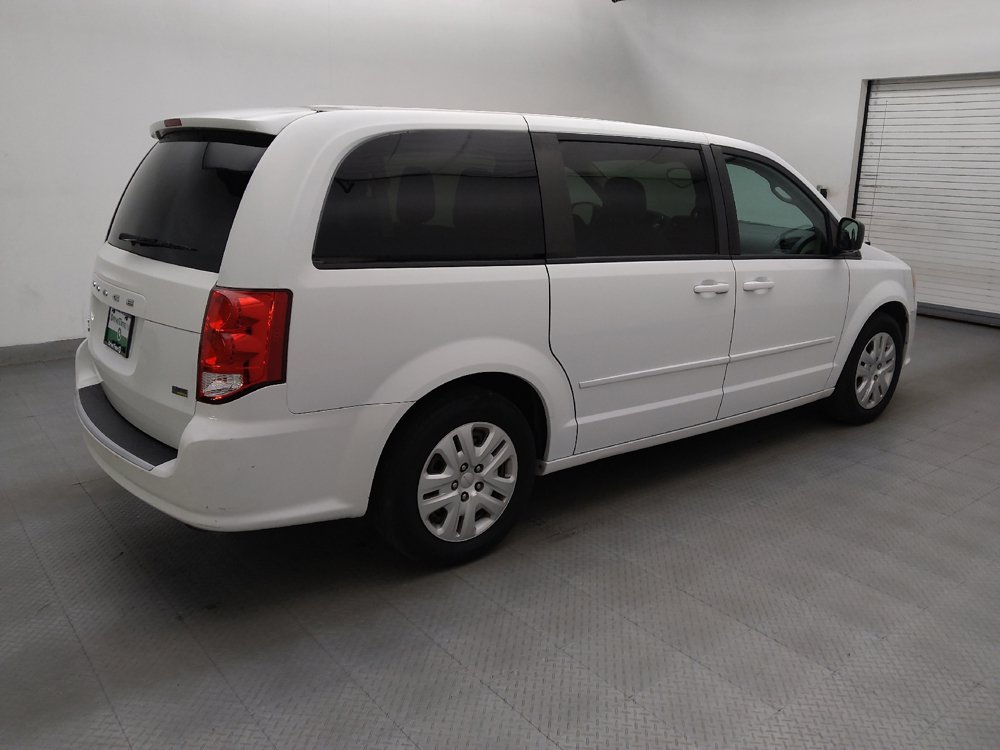 Used 2017 Dodge Grand Caravan SE FWD image 10