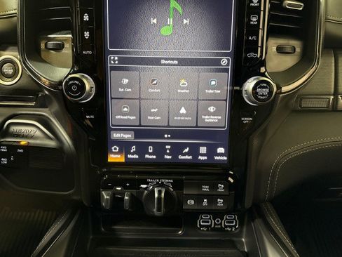 Used 2024 RAM 2500 Limited image 26