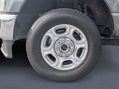 Used 2025 Ford F250 XLT AWD/4WD image 27