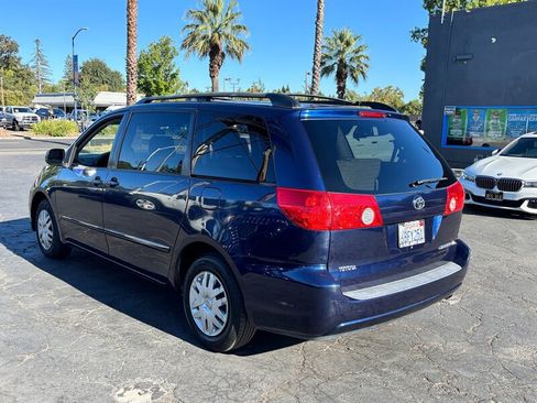 Used 2007 Toyota Sienna LE w/ LE Pkg 1 FWD image 7