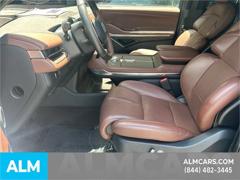 Used 2025 Lincoln Navigator Reserve AWD/4WD image 10
