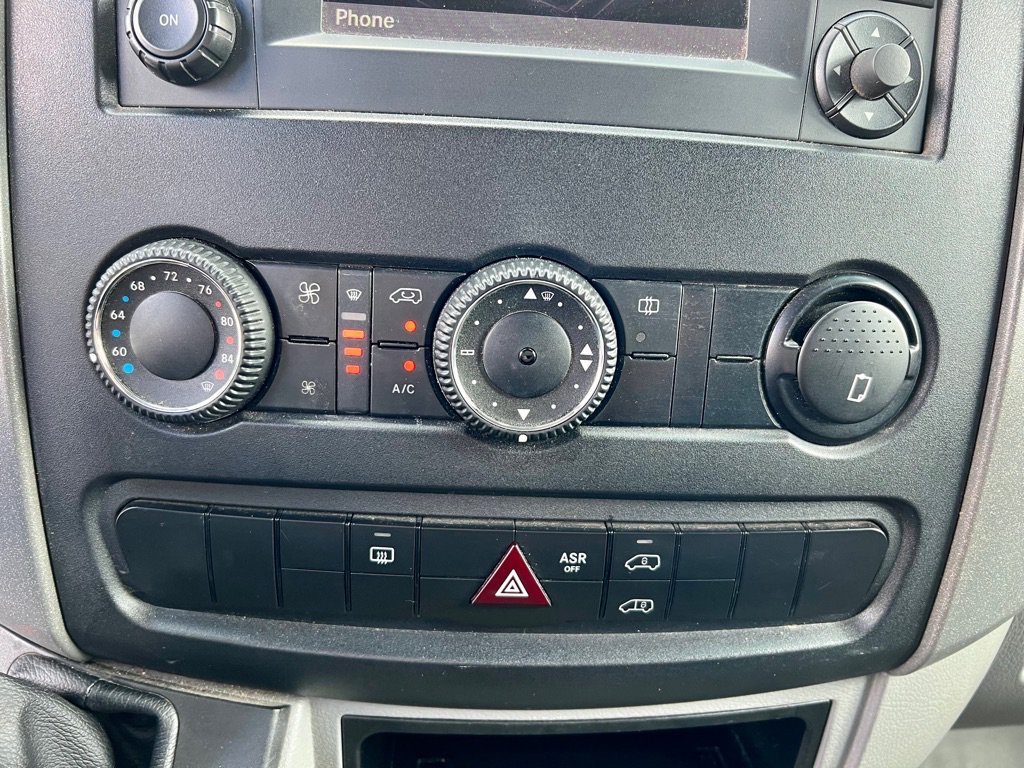 Used 2014 Freightliner Sprinter 2500 RWD image 34