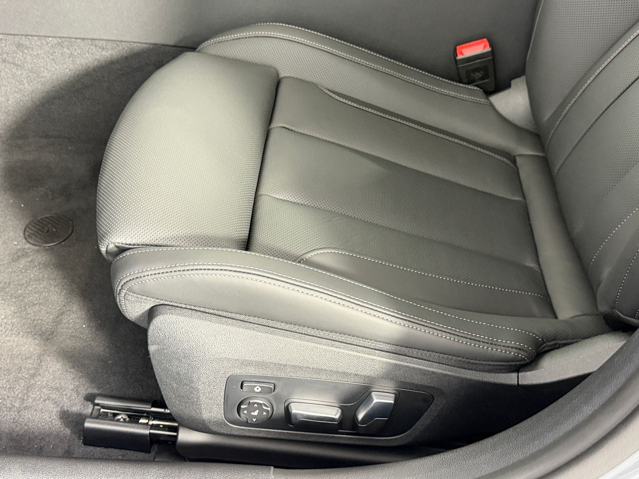 Used 2026 BMW 840i RWD image 13