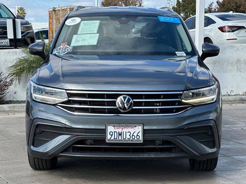 Certified 2023 Volkswagen Tiguan SE image 9