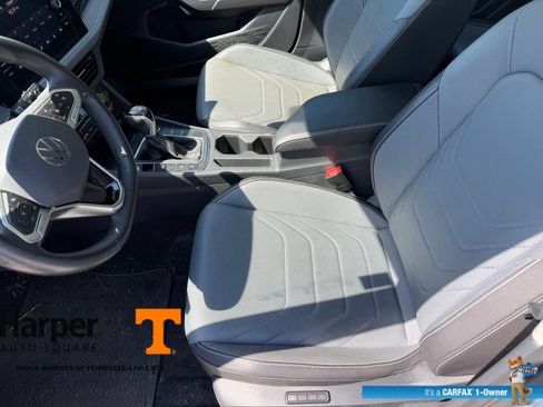 Used 2025 Volkswagen Jetta SEL FWD image 13