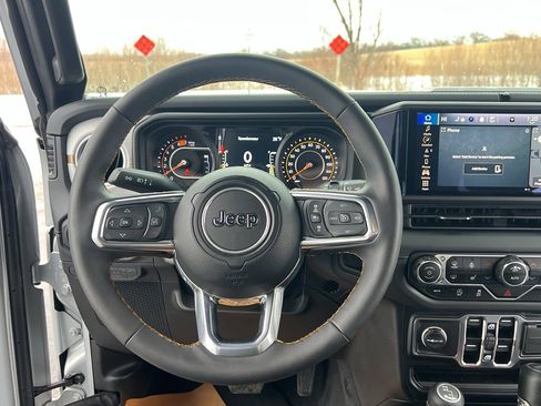 Used 2024 Jeep Wrangler Sahara w/ Technology Group image 31