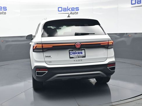 Used 2025 Volkswagen Taos SE FWD image 7
