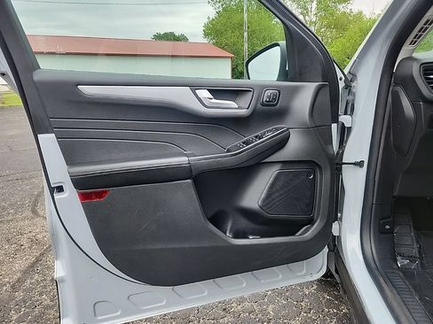 Used 2025 Ford Escape Platinum AWD/4WD image 26