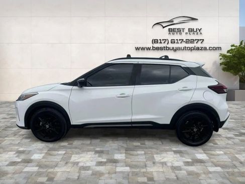 Used 2021 Nissan Kicks SR w/ SR Premium Package image 7