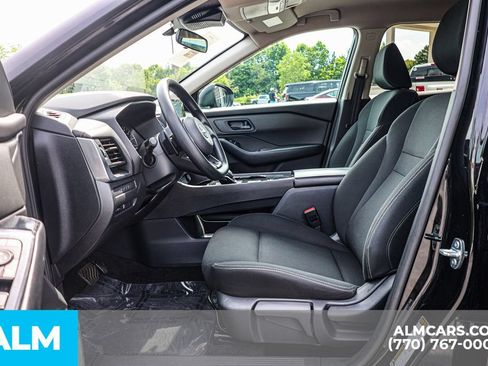 Used 2024 Nissan Rogue S FWD image 18