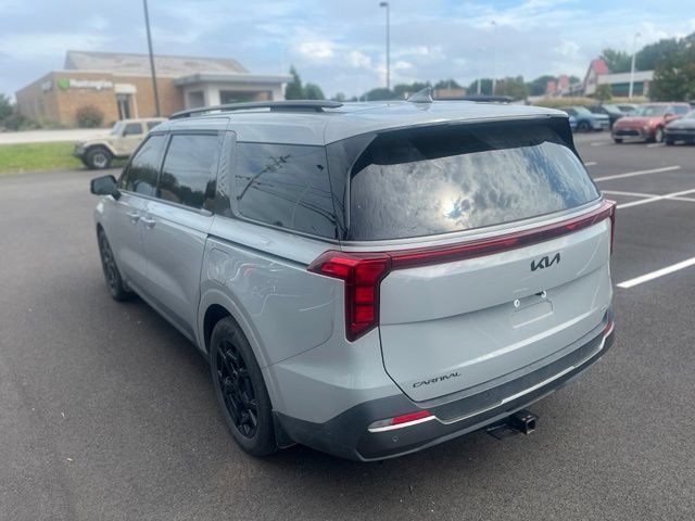 Certified 2025 Kia Carnival SX w/ SX Dark Edition Package FWD image 4