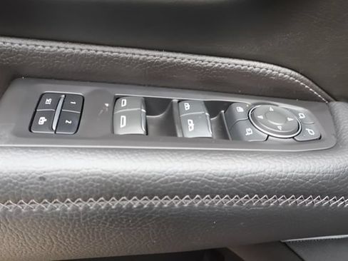 Used 2024 GMC Yukon Denali w/ Advanced Technology Package AWD/4WD image 14