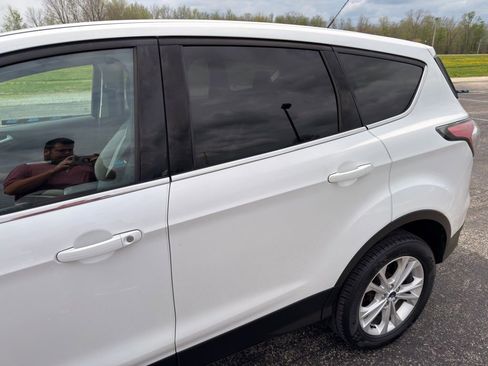 Used 2017 Ford Escape SE AWD/4WD image 13