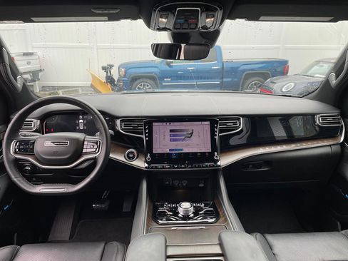 Used 2022 Jeep Grand Wagoneer Series I image 35