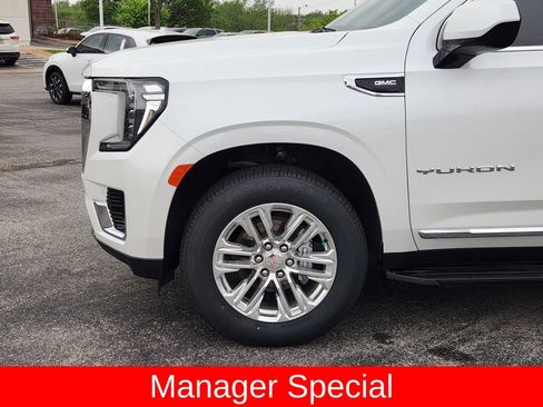 Used 2024 GMC Yukon SLT AWD/4WD image 9