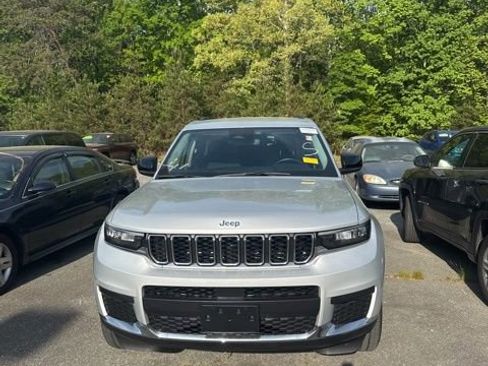 Used 2022 Jeep Grand Cherokee L Laredo w/ Luxury Tech Group I image 2