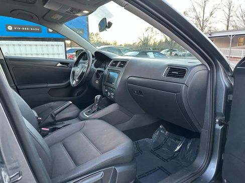 Used 2012 Volkswagen Jetta SE image 18