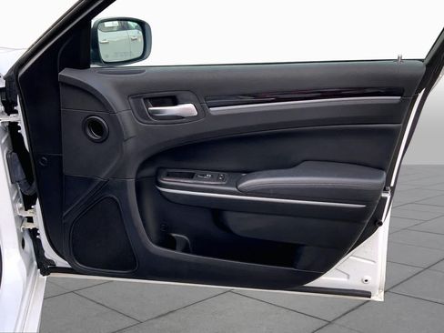 Used 2023 Chrysler 300 Touring L AWD/4WD image 22