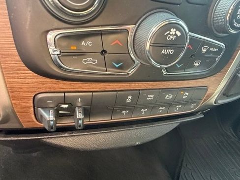 Used 2015 RAM 3500 Laramie AWD/4WD image 25
