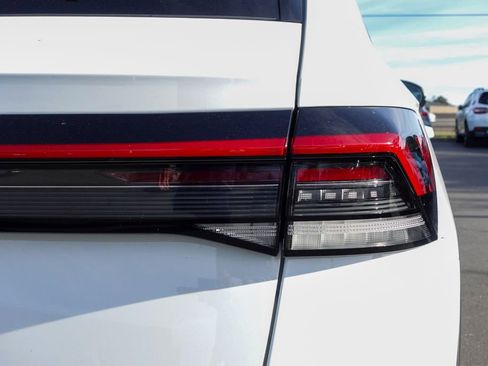 Certified 2025 Volkswagen Taos SEL image 6