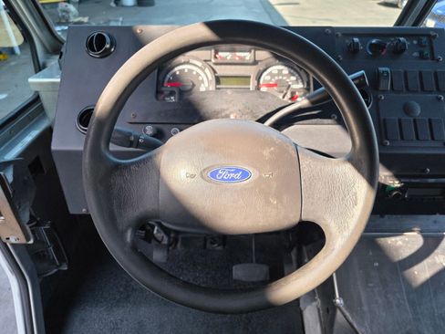 Used 2017 Ford E-350 and Econoline 350 Super Duty w/ A/C Prep Package image 22