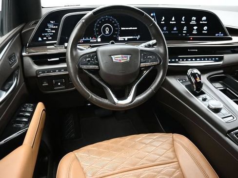 Used 2022 Cadillac Escalade ESV Sport w/ LPO, ONYX Package AWD/4WD image 16