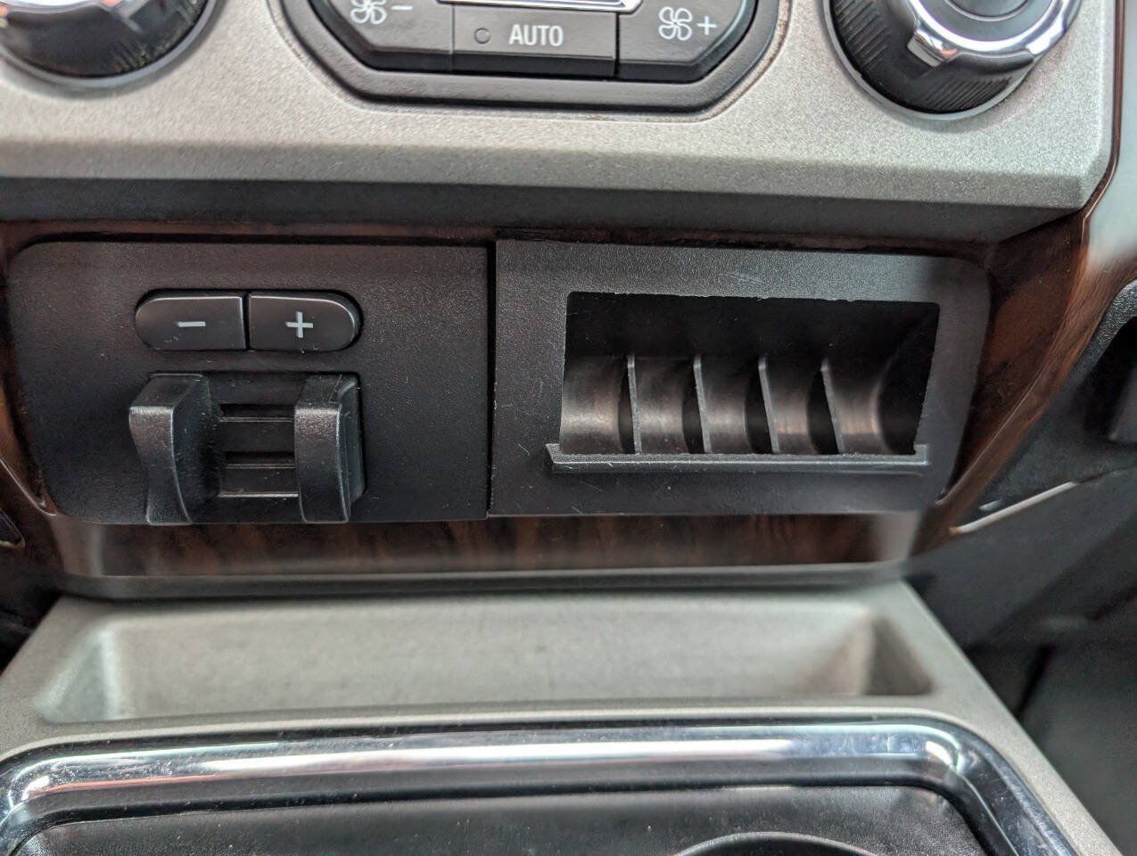 Used 2014 Ford F350 Lariat w/ Lariat Ultimate Package AWD/4WD image 26