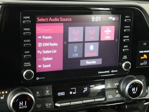 Used 2021 Toyota Highlander XSE image 33