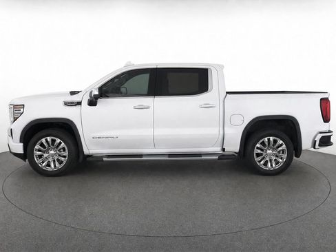 Used 2023 GMC Sierra 1500 Denali w/ Technology Package AWD/4WD image 7