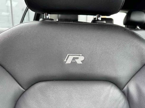 Used 2017 Volkswagen Golf R 4-Door image 30