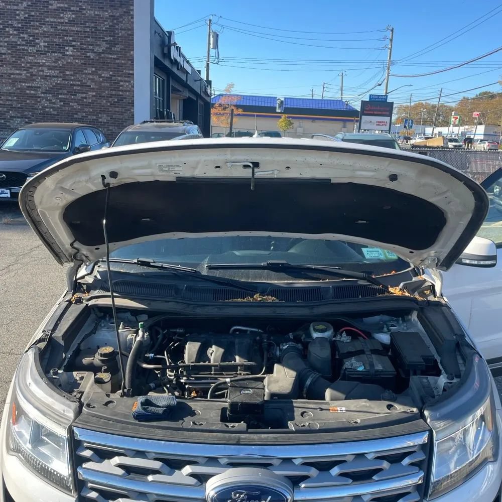 Used 2018 Ford Explorer Limited w/ Equipment Group 301A AWD/4WD image 26