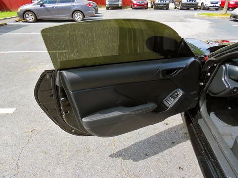 Used 2024 Toyota GR86 RWD image 13