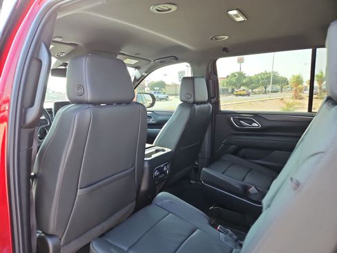Used 2024 Chevrolet Suburban LT w/ Luxury Package AWD/4WD image 20