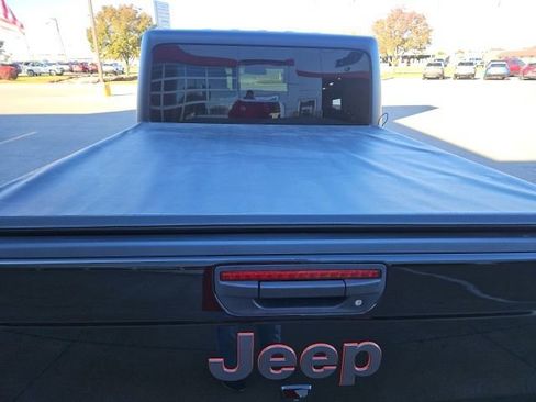 Used 2024 Jeep Gladiator Mojave w/ Convenience Group image 27