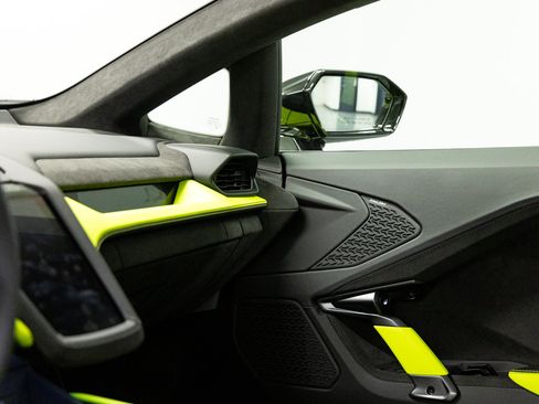Used 2026 Lamborghini Temerario AWD/4WD image 35