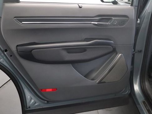 Certified 2024 Kia EV9 GT-Line AWD/4WD image 38