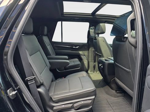Used 2024 GMC Yukon Denali w/ Advanced Technology Package AWD/4WD image 12