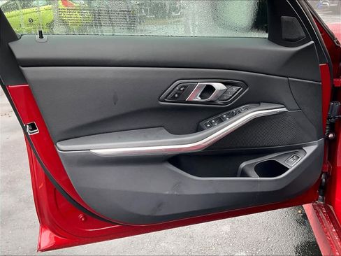 Used 2026 BMW 330i Sedan w/ M Sport Package image 24