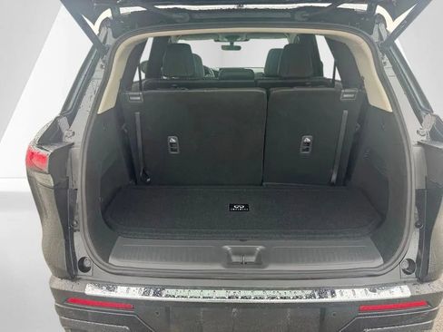 Used 2025 INFINITI QX60 Luxe w/ Cargo Package AWD/4WD image 31
