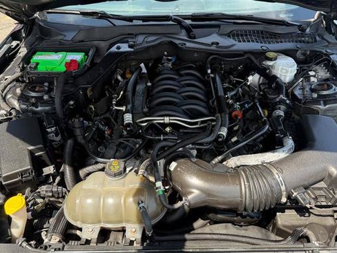 Used 2018 Ford Mustang GT RWD image 17